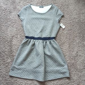 NWT Neiman Marcus Short Sleeve Gray Quilted Midi Dress